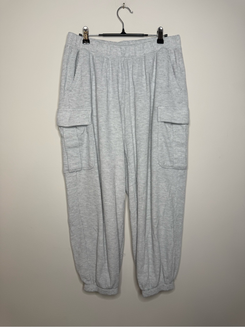 Aerie Light Gray Waffle Cargo Knit Joggers